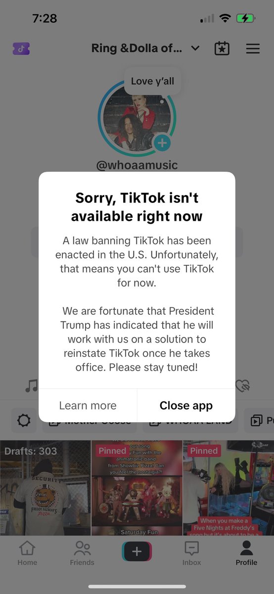 It happened!! Tik tok JUST went dark !! Just as we were downloading all of our drafts. Hopefully it goes back up 😭 #tiktok #tiktokban #TikTok