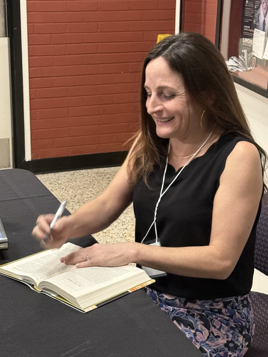 An unforgettable evening at Writers in Paradise! ✨ Karen Russell’s powerful reading, followed by a great Q&amp;A with Les Standiford. Thanks to all who joined us—more to come this week! #WritersLife #Storytelling #CreativeInspiration #writersinpqradise2025