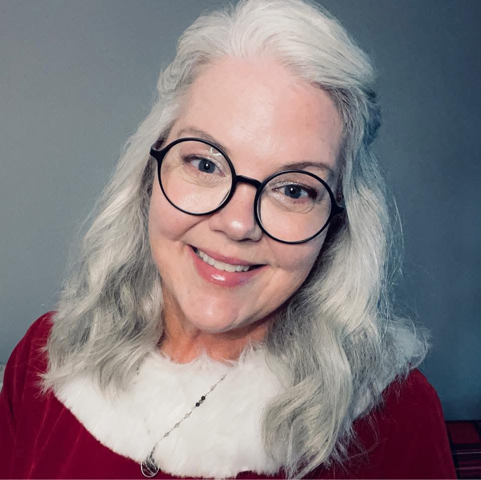 CONGRATULATIONS to Penelope <a href="/penelopekattt/">Penelope Golden</a> for winning our first ever Snowball Games and waking our dear Mother Christmas <a href="/carolines99/">Caroline Schafer</a> 
#JadannySnowballGames