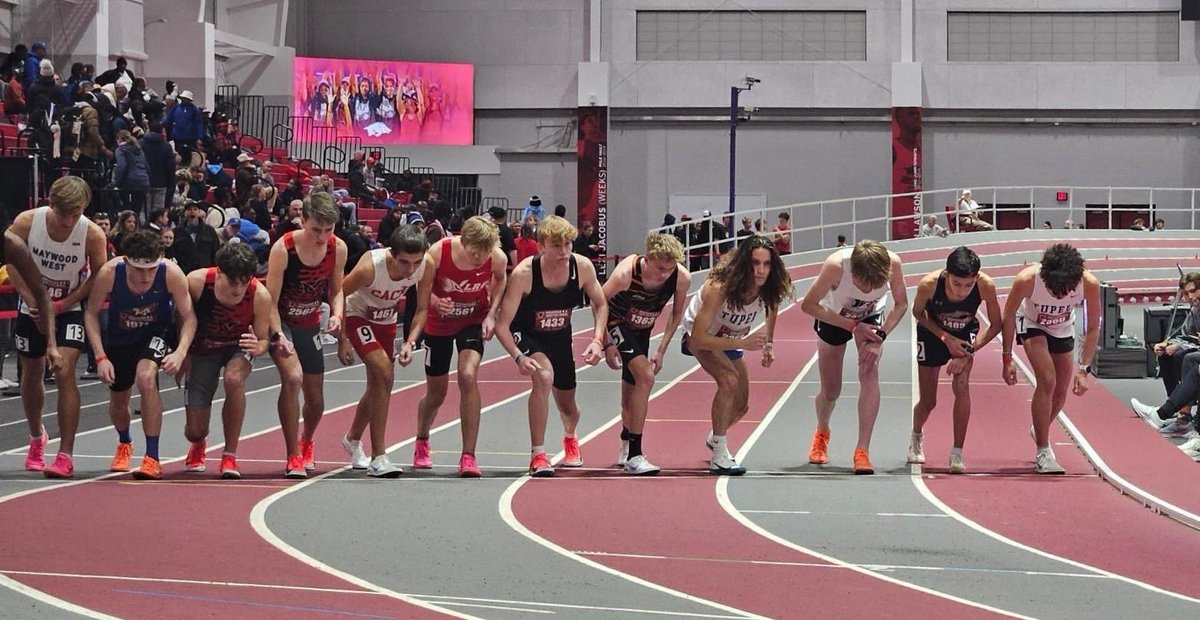 GradyAJenkins's tweet photo. Competed in the Arkansas High School Indoor Invitational today. Clocked a new PB of 8:34 in the 3000m race. Great competition and great indoor track. Looking forward to the next meet!
@AthleticdotNet @RazorbackTF @runnerspace @MidloHeritage https://t.co/MLdVLc7s4X