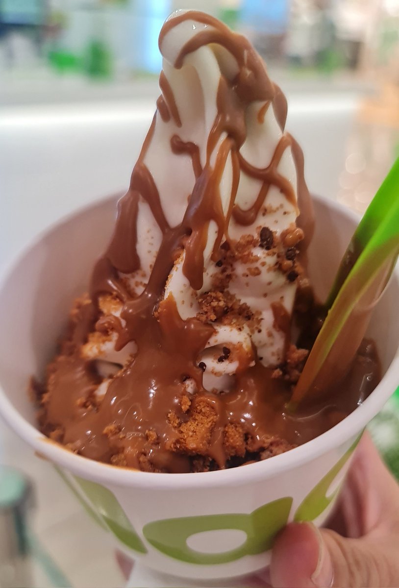 i43624's tweet photo. first time trying ilaoilao ! ٩(｡•́‿•̀｡)۶ https://t.co/PB6WCcDMr3