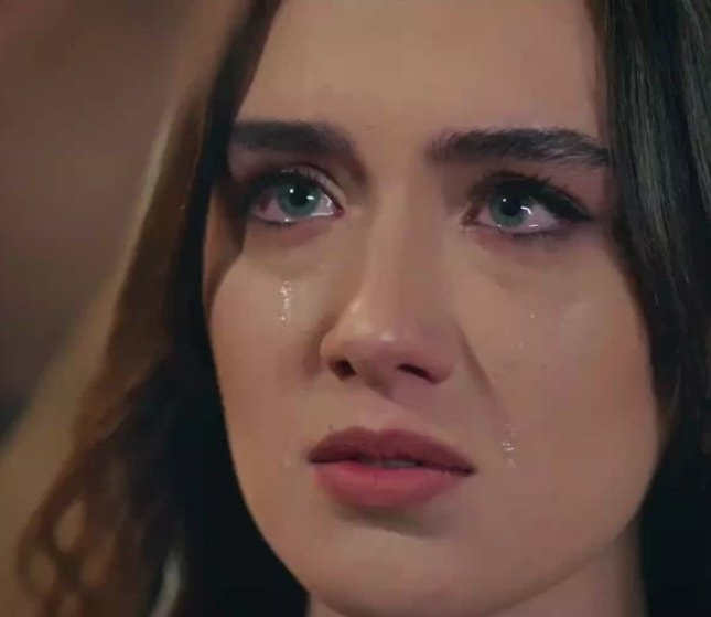 moonvibes1's tweet photo. ...And Halil pronounced the word killer:
Who Are you ?
It's painful and it hurt so bad💔
Poor Zeynep🥹
#GökCem 
#RüzgarlıTepe 
#ZeyHal 
#CemreArda 
#Gokberkyldrm https://t.co/debVh8b1R2