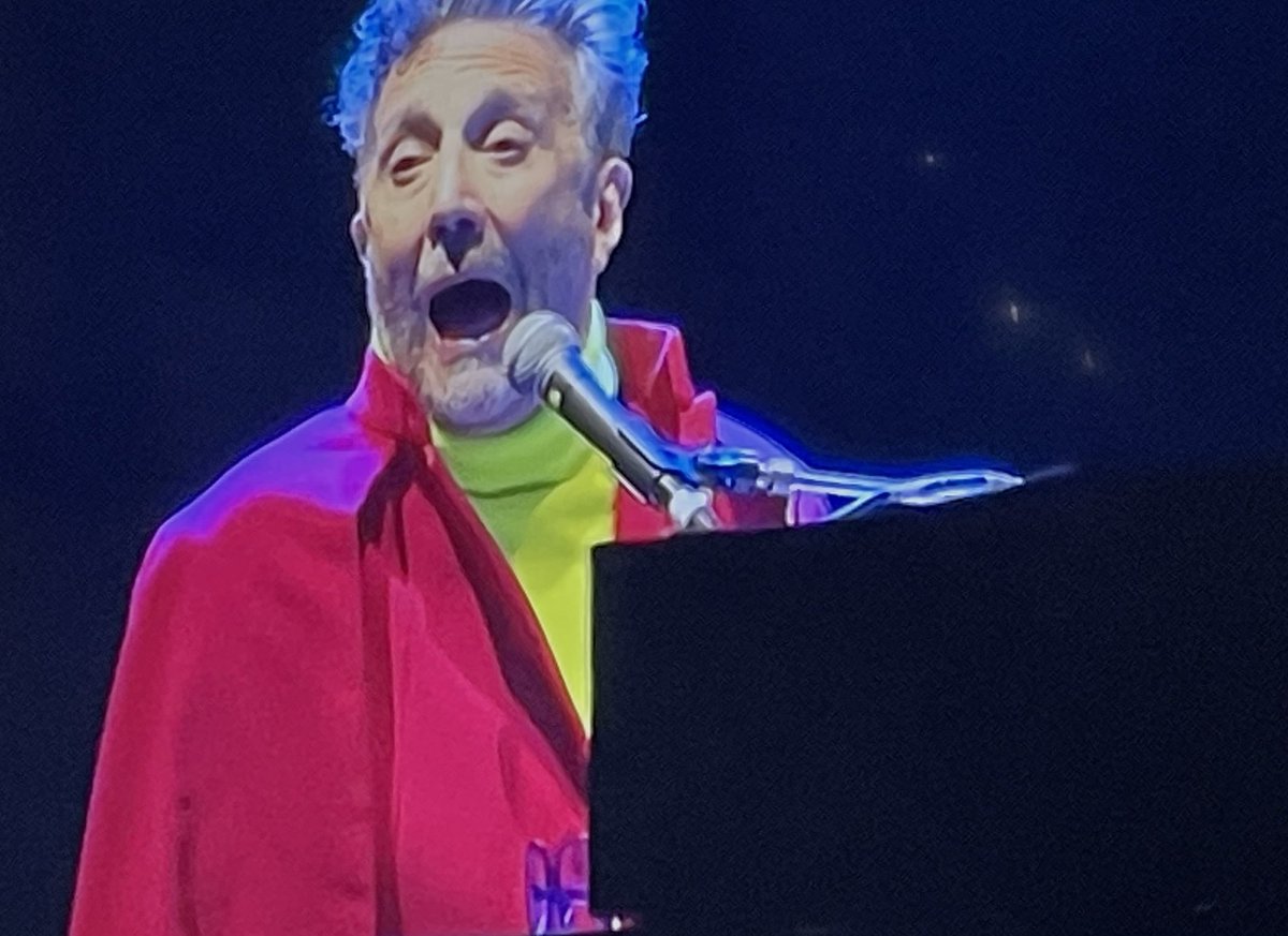 Enero comienza con  #FitoPaez 
#ZOCALOCDMX  <a href="/FitoPaezMusica/">Fito Paez</a> Eres Grande!!!!