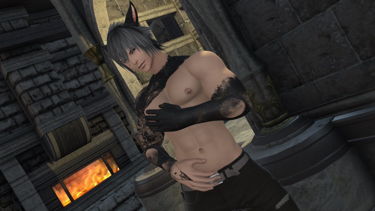 Ey, ey, aprovecha, quе estoy soltero (ay), single
Míramе mal si quiere' que te singue
Te vo'a llevar pa' PR to' el finde
Despué' de mí, va' a borrar Tinder
Y estoy suelto, mami, estoy suelto
Mírame ahora, perreando un experto
Estoy suelto #ffxiv #ffxivmiqote