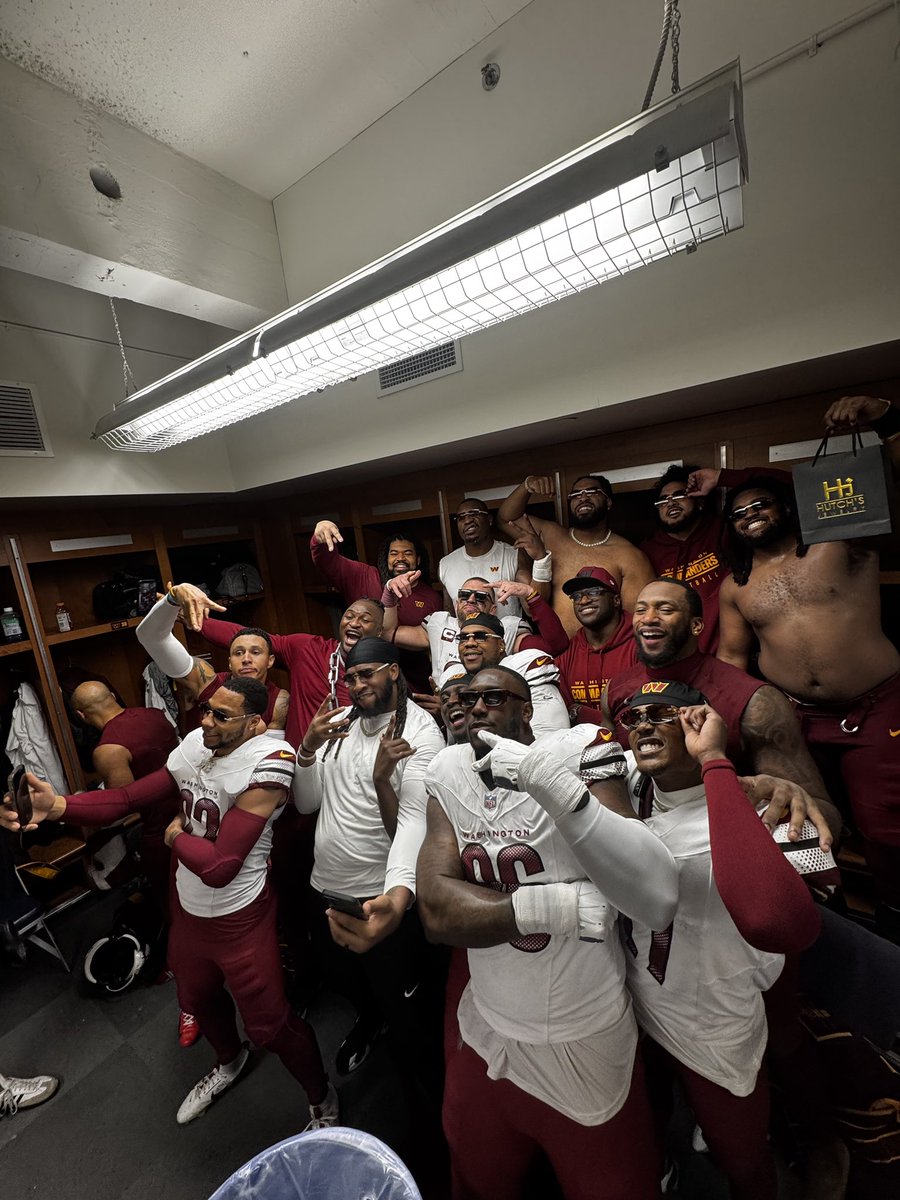 andrejones's tweet photo. #raisehail #HTTC  😎😎 https://t.co/vfZr1OQvsG