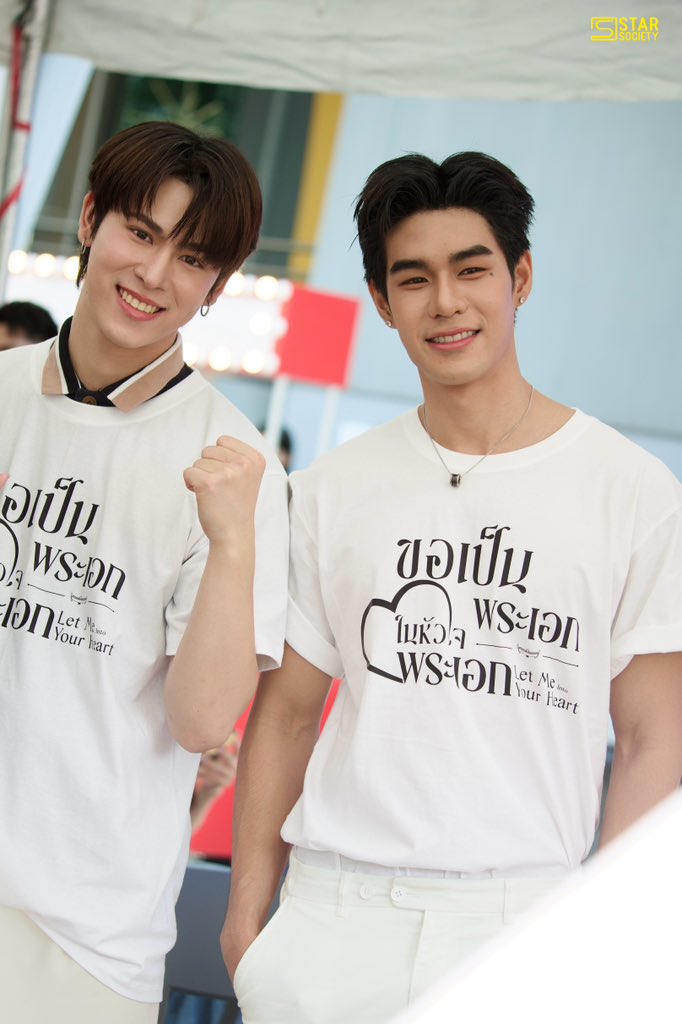 STARSOCIETY_TH's tweet image. “คูเปอร์ ภัทรพสิษฐ์ - อะตอม ณฐาภพ” ร่วมพิธีบวงสรวงเปิดกล้องซีรีส์ ‘ขอเป็นพระเอก ในหัวใจพระเอก | Let Me Into Your Heart’

#cooper_patpasit
#atomnathaphop
#ขอเป็นพระเอกในหัวใจพระเอก
#บวงสรวงขอเป็นพระเอก
#LetMeIntoYourHeartTheSeries
#LetMeIntoYourHeart