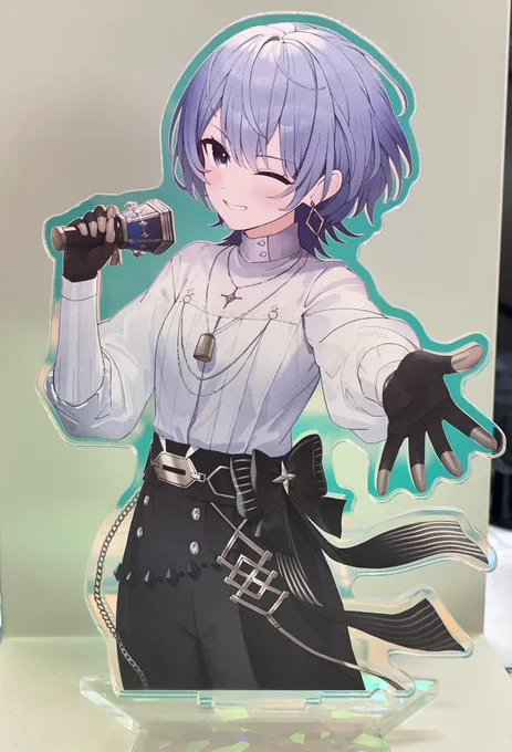 描かせて頂いたすいちゃんフラスタのアクリルスタンドを貰ってしまいました ありがとうございます