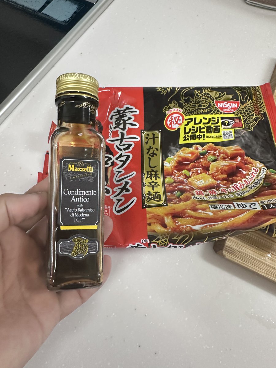 ronshei1002's tweet photo. お昼、蒙古タンメン中本さんのアレンジ！ニ種類の野菜、唐辛子、鶏もも肉！炒め混ぜる！仕込み済みのモツ煮込み！　バイクにキャリアの取り付け検討！ミッドレンクスだと厳しいそうです！

今からジム活、デッドリフト、サーフィン筋肉強化！

皆様今日一日お疲れ様でした！😊 https://t.co/Whej9vZP0o