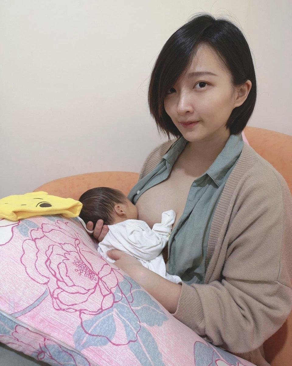 凡是给麻麻这条点赞的，全部送私密照，私信自取😁 https://t.co/cX8sc78YGu