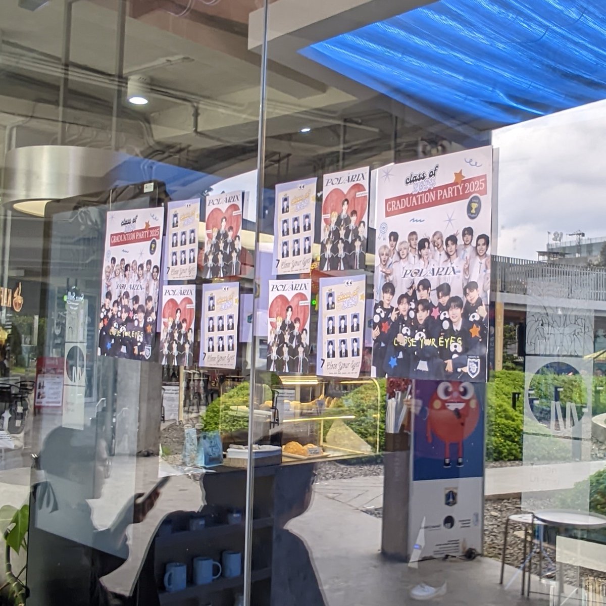 p7base's tweet photo. We're here! Mampir ke Taman Literasi Blok M guysss, ada tiket OTS buat yang belum reservasi ❤️🩵 https://t.co/dQ4925gzBe