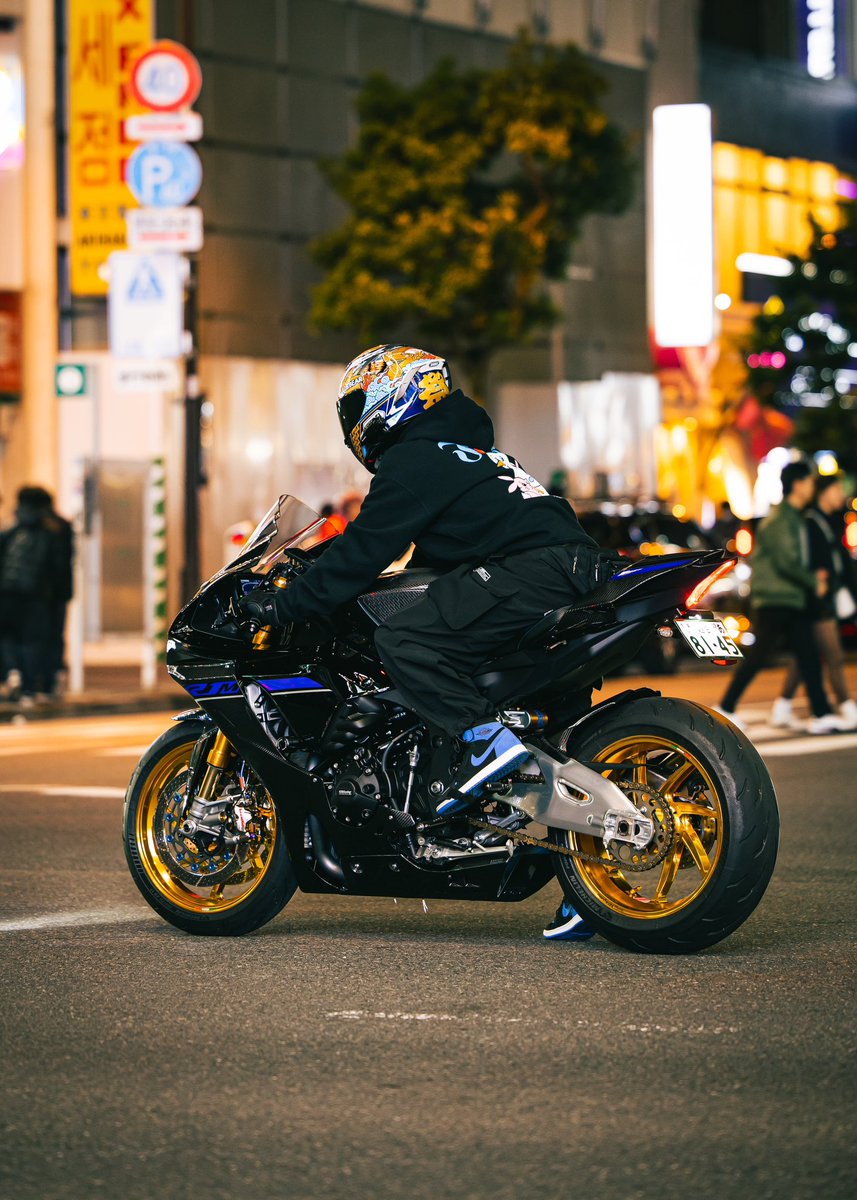 Manhtung6721's tweet photo. Motorcycle in Japan 🇯🇵 R1M🔥📸 #photo #photooftheday #photograghy #bike #bikelife #moto #MotoGP #motogpで好きだったもの #motorcycle #Motorsport #Japan https://t.co/nzIpH0Lm7v