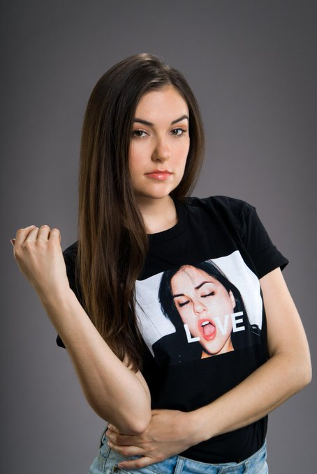 Watch Sasha Grey's leaked NSFW photo on TwXstars