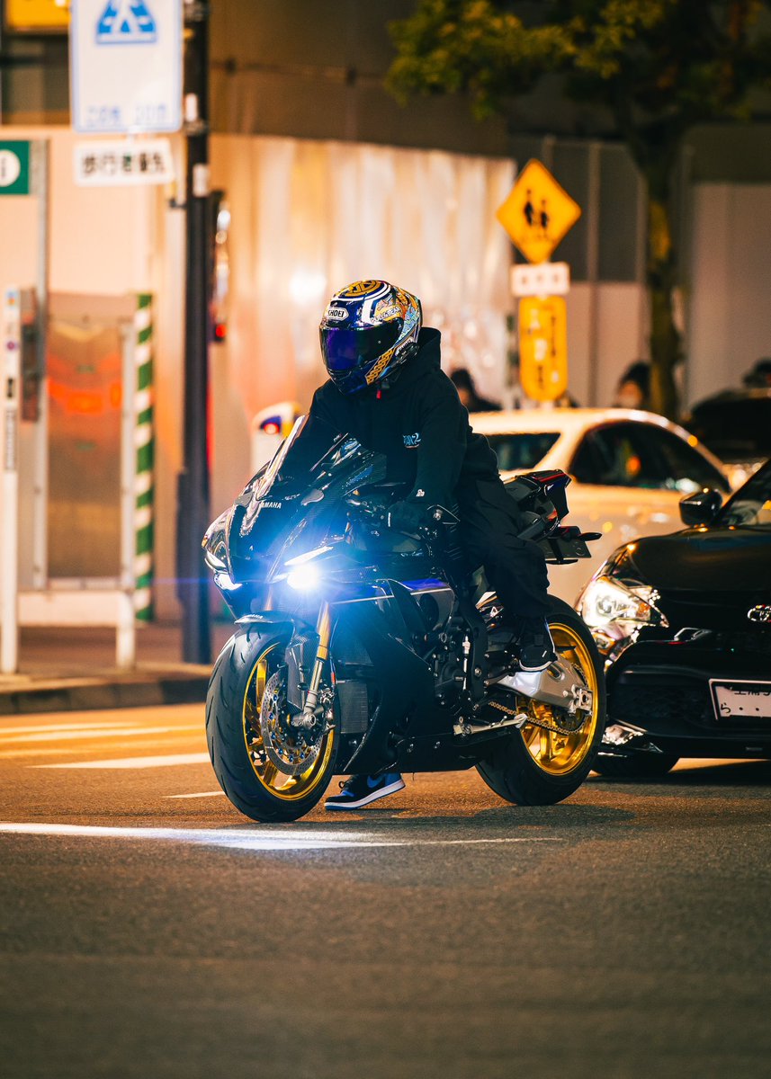 Manhtung6721's tweet photo. Motorcycle in Japan 🇯🇵 Yamaha R1M Carbon 🔥📸#photo #photooftheday #photograghy #bike #bikelove #moto #MotoGP #motogpで好きだったもの #motorcycle #Motorsport #Japan https://t.co/VwTwVTQlEY