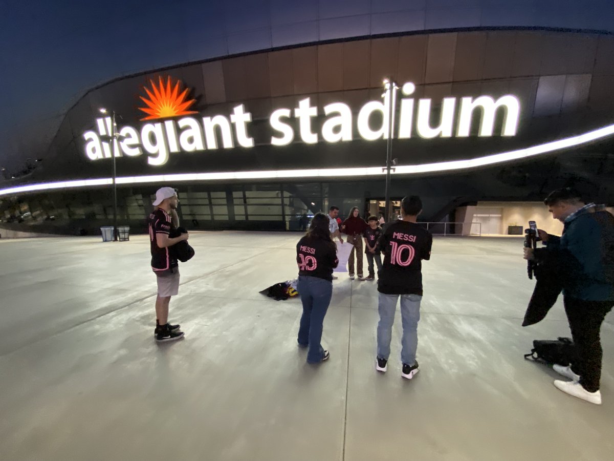 Bicycled over to the big stadium for Inter Miami vs Club America. Messi was in the house.