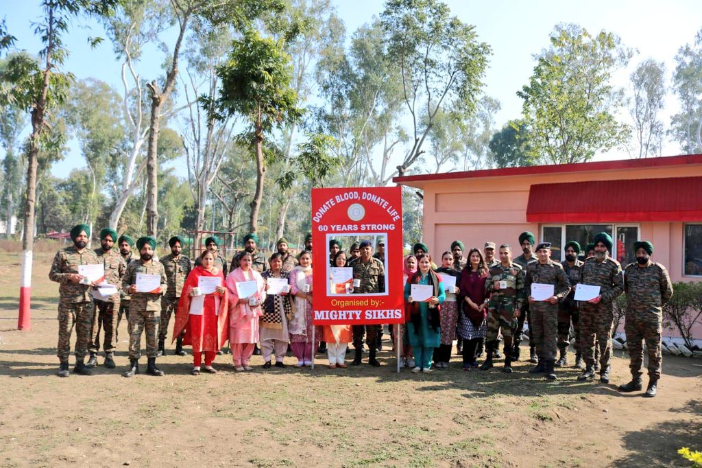 PRODefDehradun's tweet photo. Marking 60 Glorious Years of Raising, Mighty Sikhs Gunners under #GarudDivision organised a *Blood Donation Camp* at Raiwala Military Station in collaboration with @AIIMSRishikesh.

Participation was witnessed from over 200 soldiers, ESM &amp; their families for this noble cause. https://t.co/ck3JZn6H2P