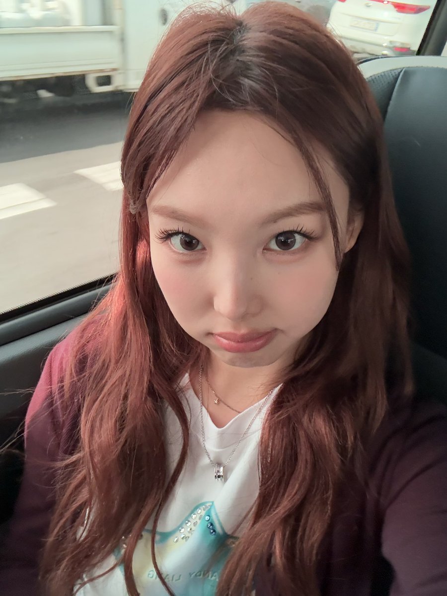 imnayeonarchive's tweet photo. NAYEON IS SO CUTE https://t.co/9w7NQ9r5tN