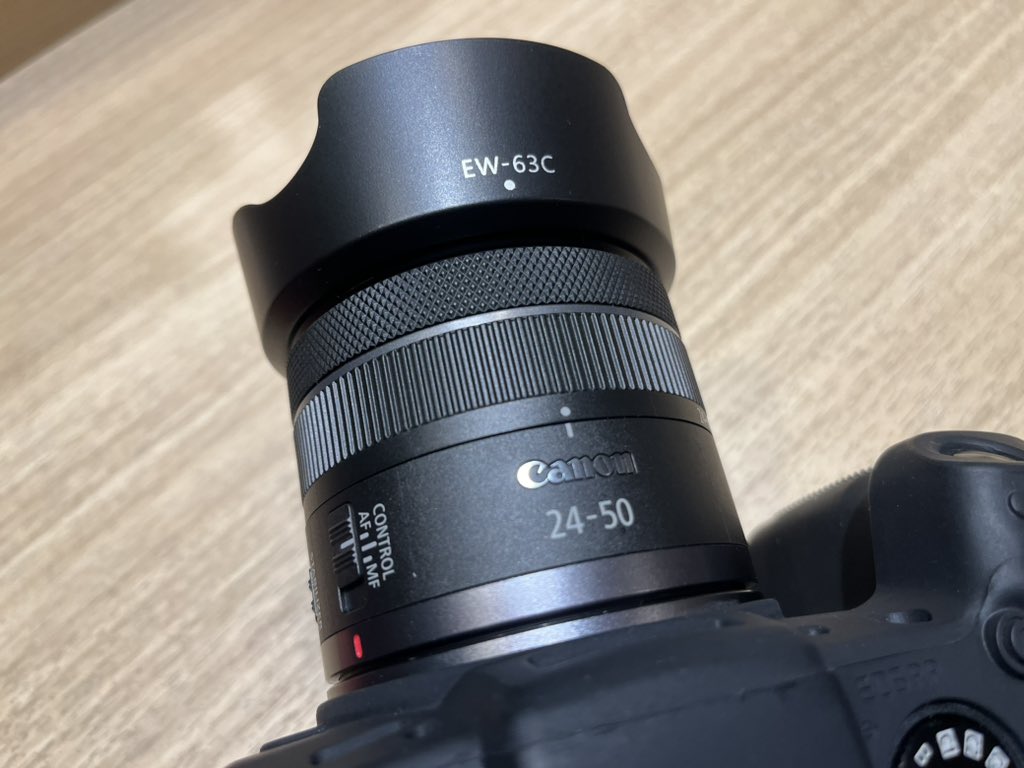 komachiyokohama's tweet image. 中古で入手したRFのキットズームレンズ

RFレンズの中では小型軽量？なので街中スナップには最適かと

24-50mmなので一般的には24-105mmをオススメしますが小型軽量のRPとの相性良さそうです

沈胴式なので撮影時は倍の長さに･･･😅

先日📸した写真(現像済)を

#横浜中華街 #EOSRP #RF24-50