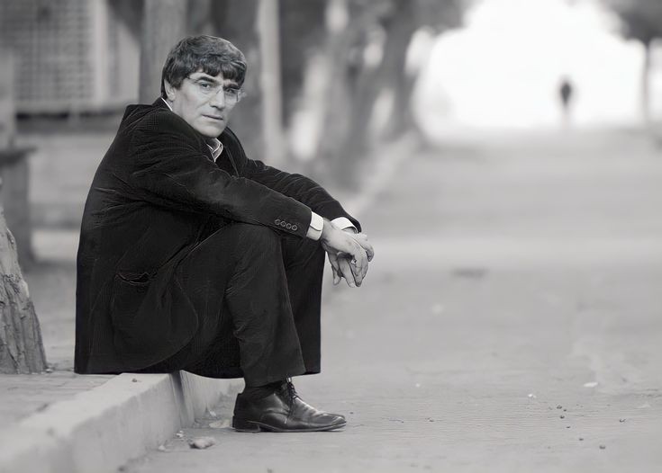 kizilfedaii's tweet photo. Hrant Dink, 19 Ocak 2007'de, genel yayın yönetmeni olduğu Agos gazetesinin İstanbul Şişli Halaskârgazi Caddesi üzerindeki binası önünde uğradığı silahlı saldırı sonucunda yaşamını yitirdi. Özlüyoruz Ahparing.. https://t.co/E8WDCiZ51O