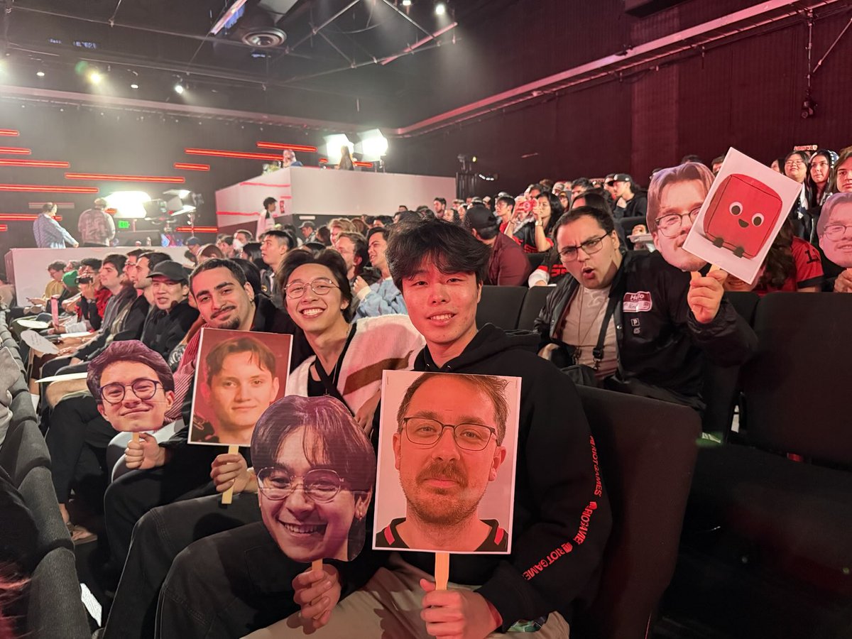 MamaZekken's tweet image. Congrats ⁦@Sentinels⁩ . Thank you for the win ⁦@gunterispenguin⁩ ⁦@itskaplan⁩ ⁦@zekkenVAL⁩ ⁦@bangzerra⁩ ⁦@N4RRATE⁩ ⁦@Zellsis⁩ ⁦@1johnqt⁩ .Love #SEN City ⁦@robmooreEsports⁩ . PLEASE BUY SEN BUNDLE . 🙏💕🥳