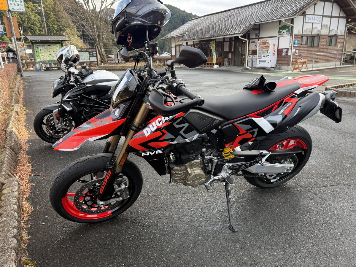 R6を手放してハイパーモタード698へ乗り換えしました！☺️✨