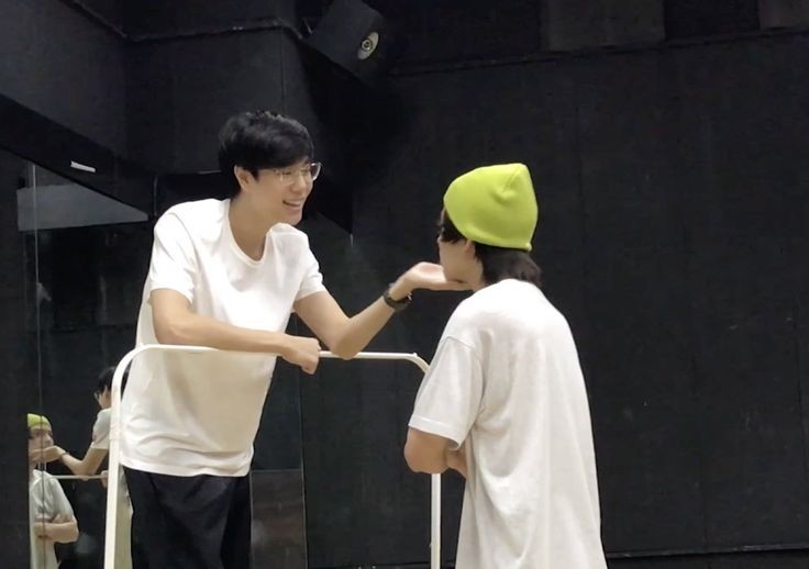 nglbut_'s tweet image. ｡:ﾟ(;´∩`;)ﾟ:｡゜ﾟ.｡*♡☆ﾟ.*･｡ﾟ⊂(´･◡･⊂ )∘˚˳°｡☆