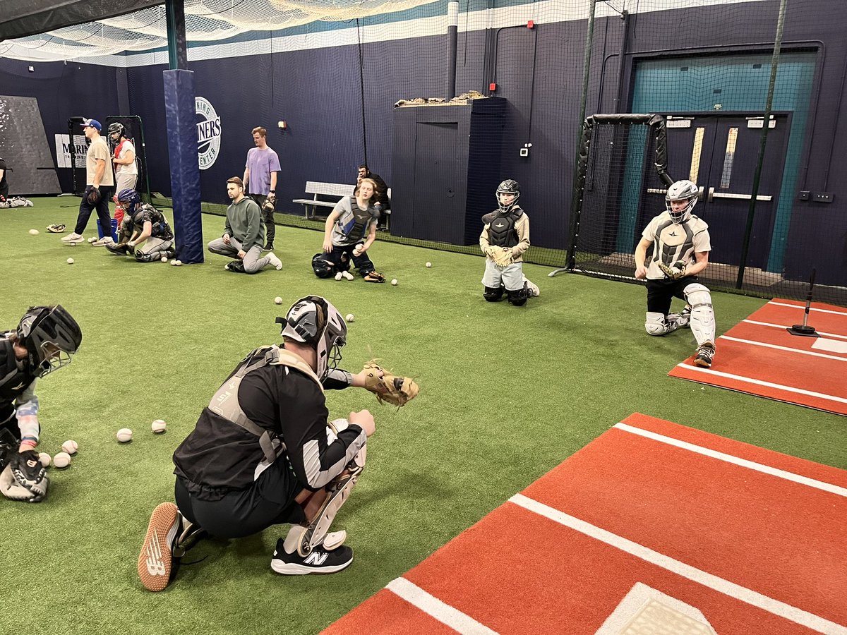CoachMunhall's tweet photo. Working hard week 2 on the foundation and understanding that “presentation” changes counts and outcomes of games. https://t.co/M5ZzwBmXtw