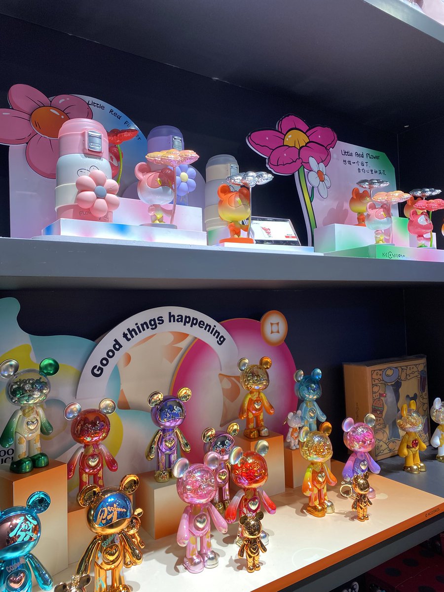 peachbunn's tweet image. @spacetimecube
#cosmosbear
#spacetimecube
#seaconbangkae