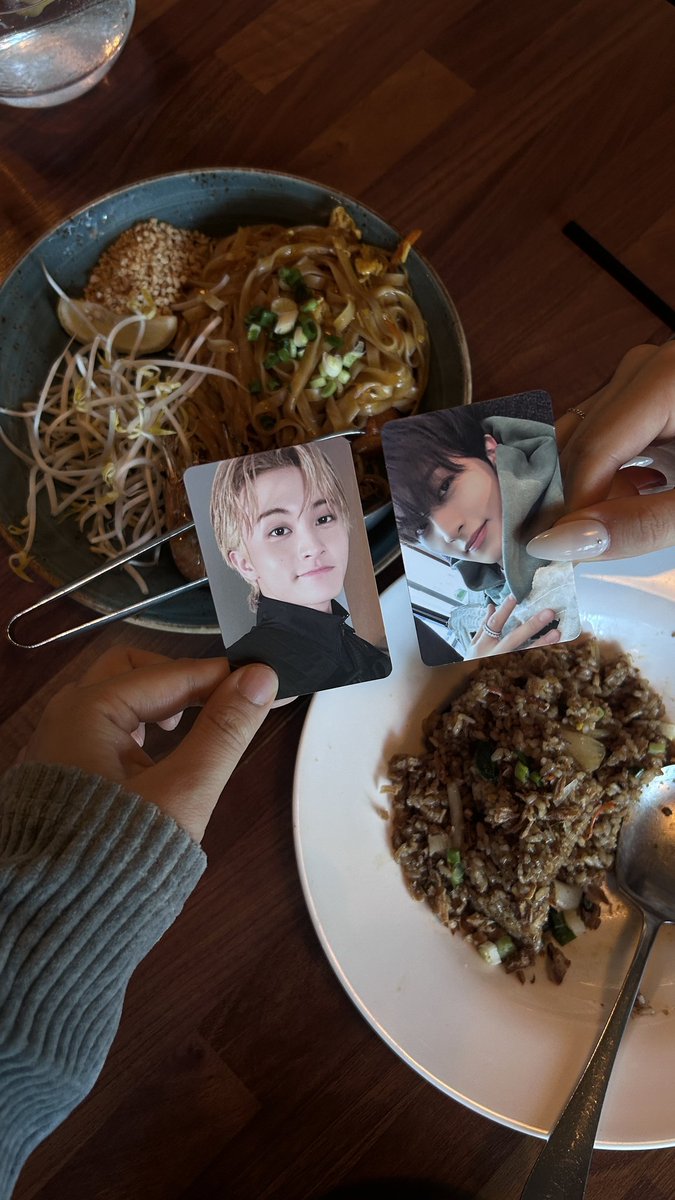 📍신도림 이스트바이게이트

맠프랑 딥톡하며 먹은 갈릭볶음밥이랑 팟타이 둘 다 짱맛 ♡
