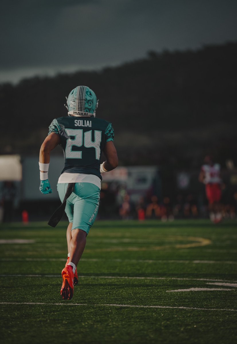MaddenSoliai's tweet photo. Blessed to be given the opportunity to play against the best in the nation as one of the few underclassmen invited. Mahalo to the @polynesiabowl for the amazing week🙏 
•
@RickHagedorn @AlohaYAthletics 
@BrandonHuffman @Solmatix7 @NihoaPule https://t.co/g9ChdWEhli
