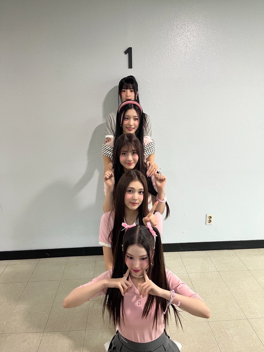 oddyouth_offcl's tweet photo. [🍀] ODD YOUTH’S TODAY

추운 날 오드유스와 베프하러 와준 오디즈들 너무 너무 고마웠어요💕(⌯ᵒ̴̶̷̥᷄ ᐜ ᵒ̴̶̷̥̥᷅ )و ̑̑💕

또 보자👋🏻

#ODDYOUTH #오드유스
#Play_with_us
#BestFriendz
#BestFriendz_ENG https://t.co/B0cjHeFh5c