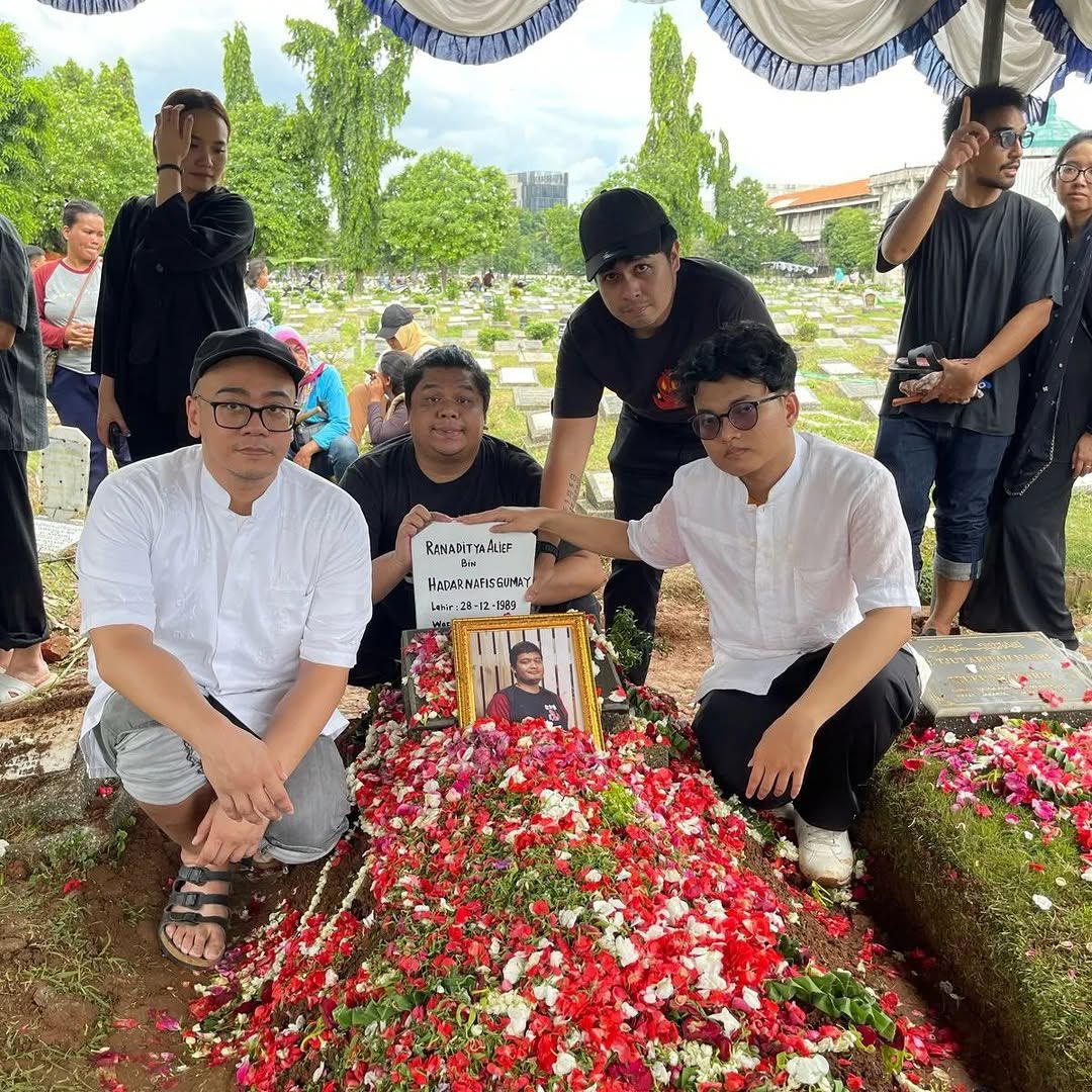 Otakubox arcs. 

Meski pelayaran sempat terhenti, tapi kami berlayar kembali.

Dengarkan episode terbaru kami di Spotify 🤟🏻

open.spotify.com/episode/2nNORy…