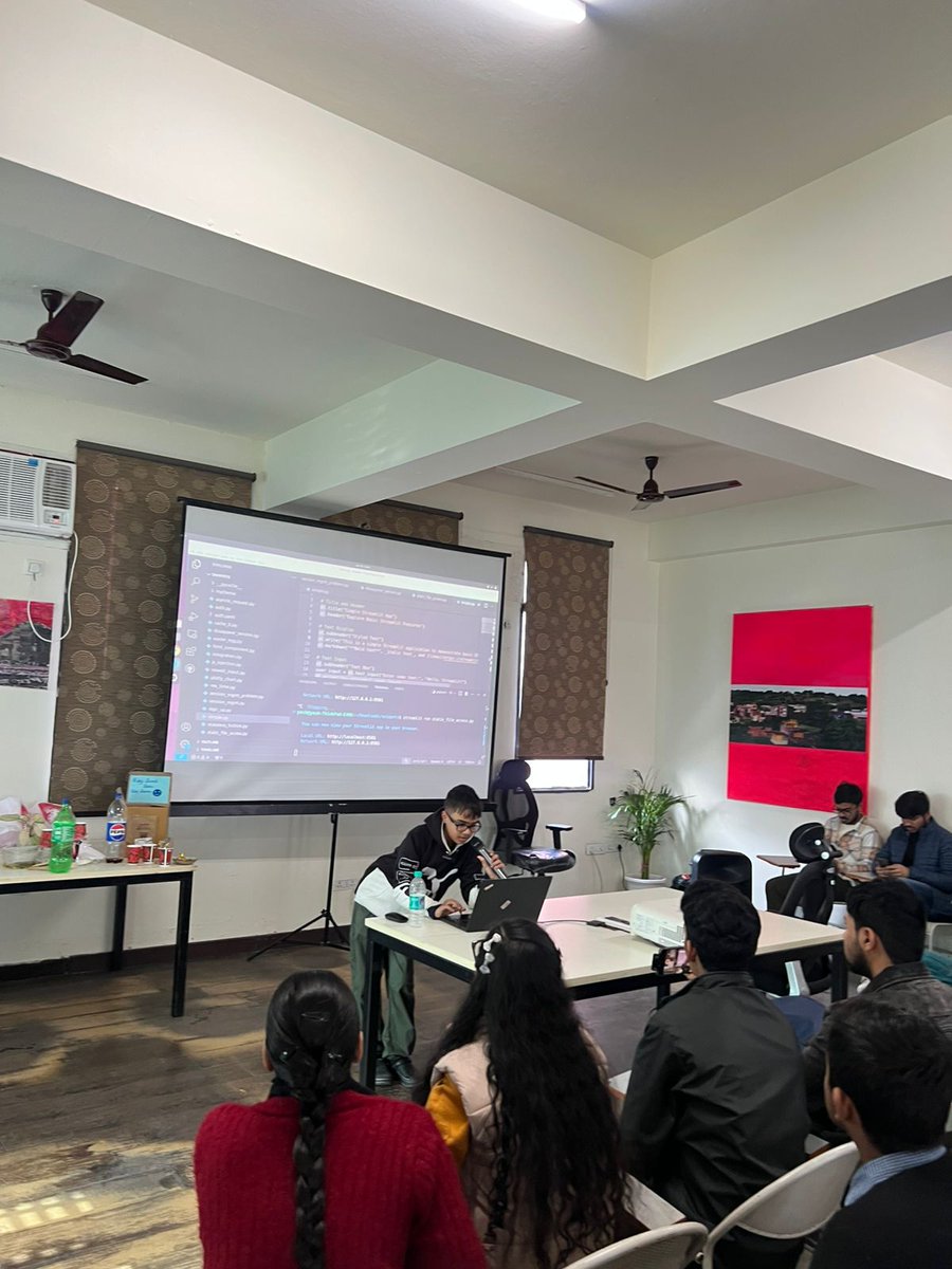 PyDelhi's tweet photo. 2025's first @PyDelhi meetup concluded successfully! 🙌

People can choose to do a lot of things during the weekends - be it going out with friends or family, reading books, watching movies etc. https://t.co/kOcqKEwd4l