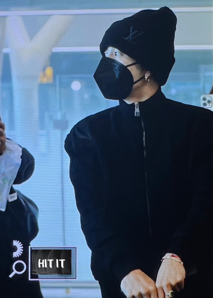 Hit_it852's tweet photo. 250119 인공출국 잭슨 💙
오랜만 왕잭슨 파리 잘다녀왕👋
#TEAMWANG #GOT7 #갓세븐 
#JacksonWang #왕잭슨 
#LouisVuitton #LVMenFW25 
#王嘉尔 #王嘉爾 @JacksonWang852 https://t.co/IqCNY15ILZ