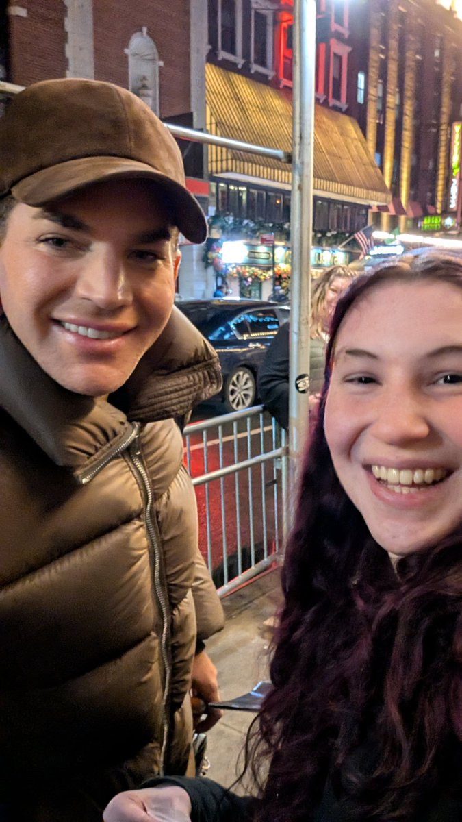 4Gelly's tweet photo. He's so adorable , look at his reaction! @adamlambert tonight! 🥰 "ohhh this is for me?!?" 
via cuntlocke https://t.co/AeZy6TMv0w