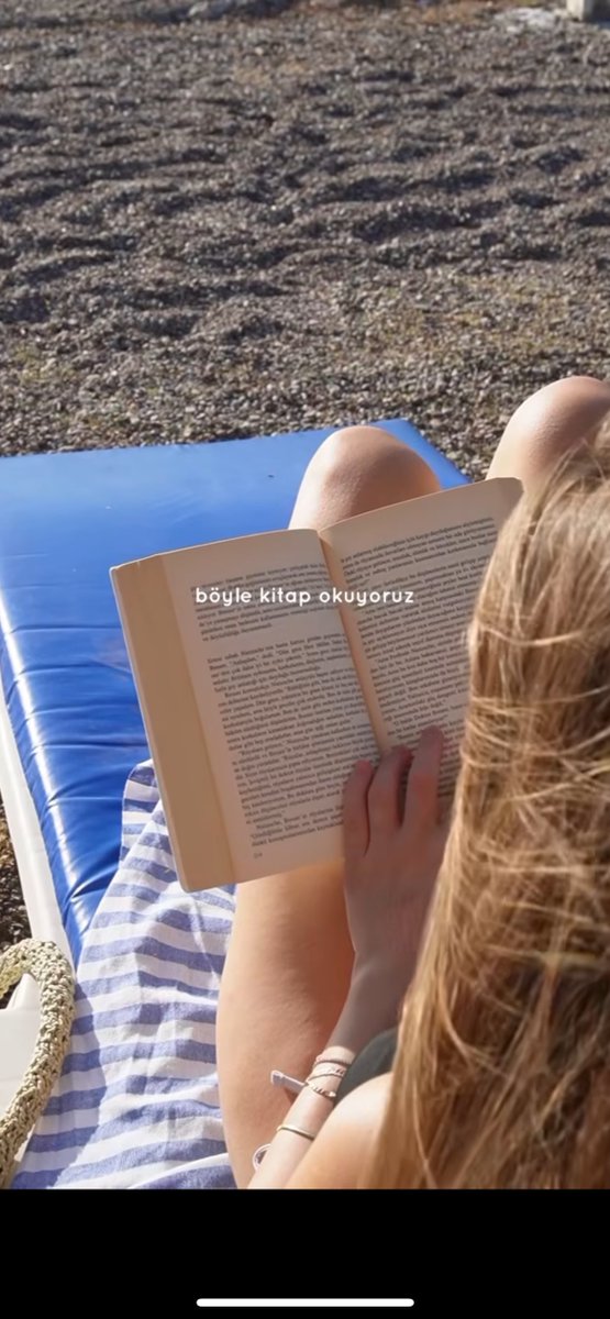 metropol hayatında yitip giden yaşlarıma üzülüyorum. bir video gördüm, muğla’ya taşınmış bir çift, sabah işe gitmeden önce motora atlayıp denize giriyorlar… mesai sonrası sahile kitap okumaya iniyorlar. hayallerim ne zaman gerçeğe dönüşürdü