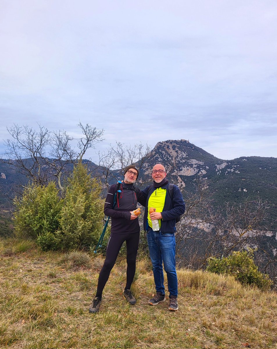 Balateu's tweet photo. Genial avui la ruta de 15Km de la XXXI Marxa de la Feixina a #Beuda #Garrotxa #ComtatDeBesalú #MarxaFeixina @KelDomenech https://t.co/gxM9jbB0vt