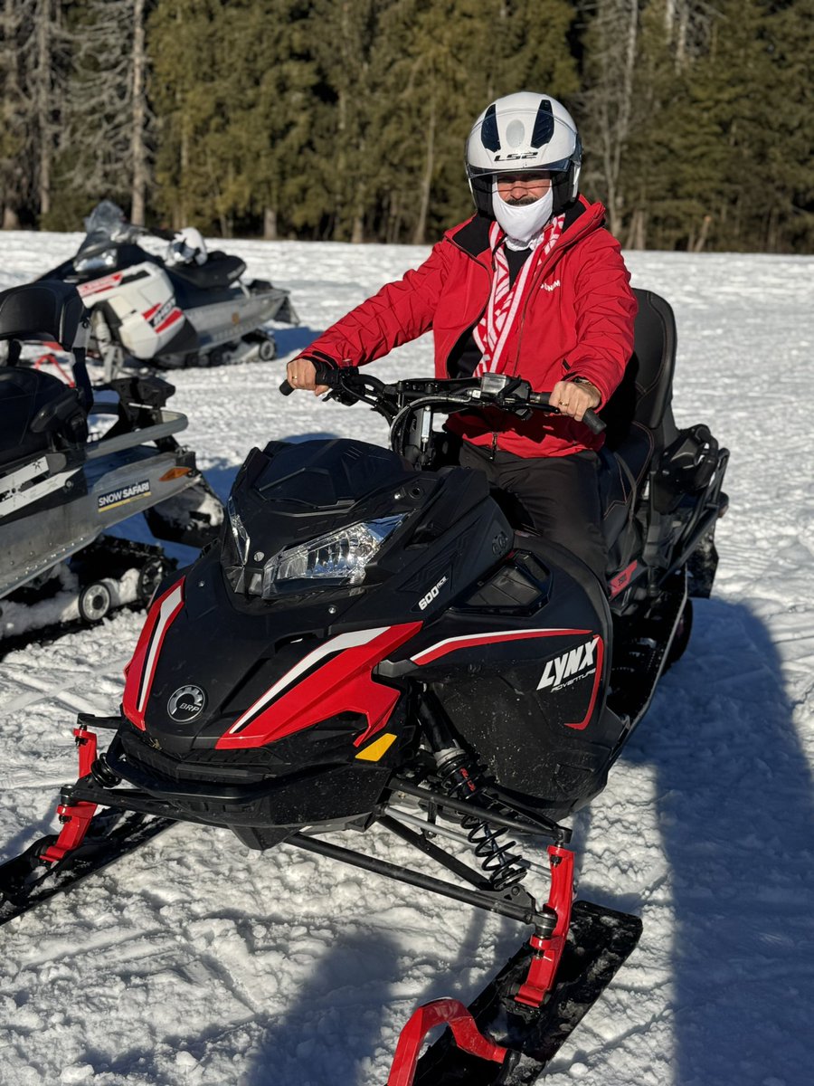 MichalekJanusz's tweet photo. Fantastyczna zabawa w gronie Przyjacioł #GrupaUnimot! #AVIAStacjaPaliw #AVIASolar #zakopane @unimot_sa https://t.co/TT54LN5TEv
