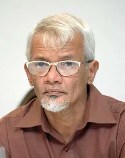 sunandadesh's tweet photo. Sad news: Victor Ivan, former Ravaya Editor and author of several books has passed away! As an editor, he played a pivotal role in promoting democracy and rule of law.   Rest in Peace! #SriLanka https://t.co/s05cWAUJip