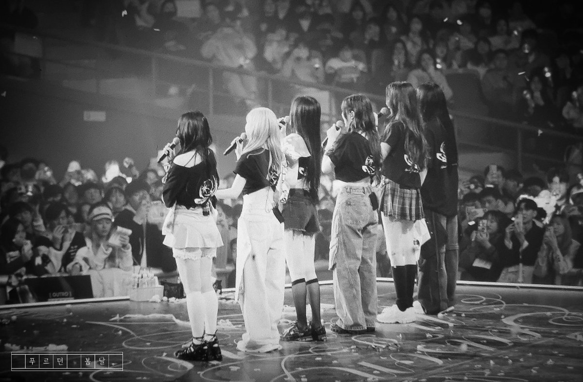 250119 막콘 Season of Memories 10주년 콘서트 여자친구(GFRIEND) 프리뷰 🩷

<a href="/GFRDofficial/">여자친구 GFRIEND</a> #유주 #소원 #엄지 #예린 #은하 #신비 #GFRIEND #여자친구 #Season_of_Memories