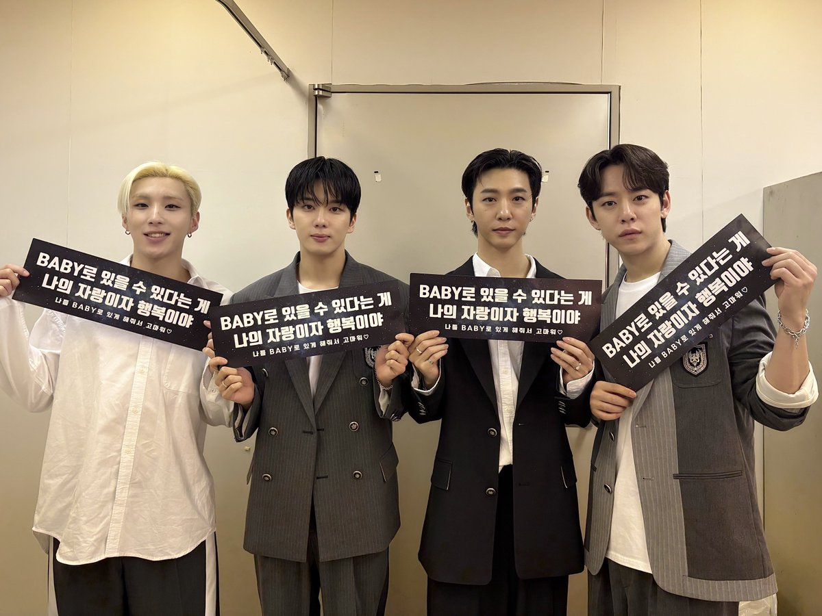 maenter1234's tweet photo. [📸]
2025.01.19
2024 ENCORE CONCERT
[Farewell, Earth] IN TOKYO DAY 2

B.A.B.Y는 우리의 자랑이자 행복🩶

#BANG_JUNG_YOO_MOON
#방용국 #정대현 #유영재 #문종업
#Farewell_Earth #Concert https://t.co/clMi31oGAG