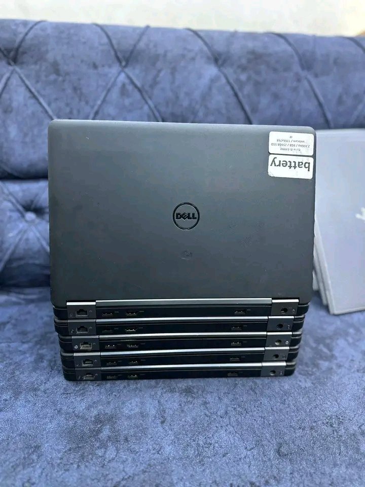 TechWithEkani's tweet image. Dell latitude E5250
Intel Core i5-5300U 
8gb ram 
256gb ssd
12” HD display
Backlit Keyboard
5th generation

250k 

*(With free wireless mouse).