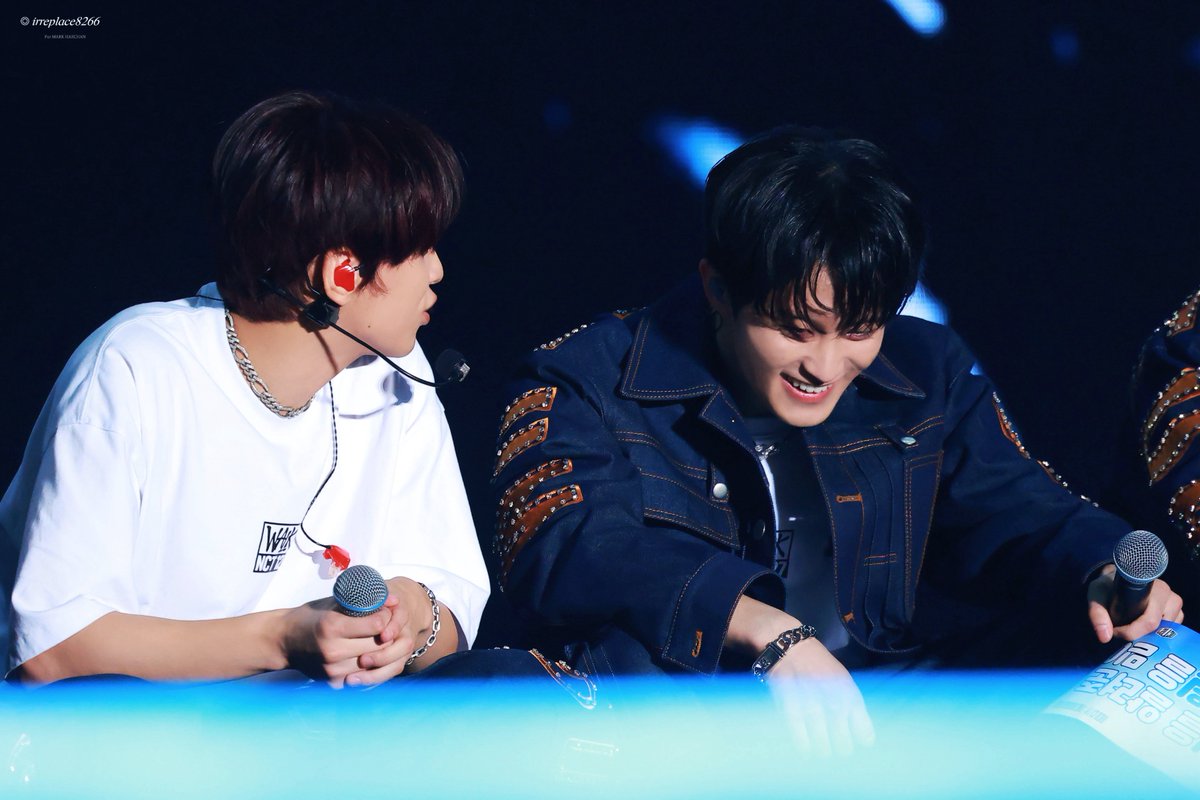 Irreplace8266's tweet photo. 20250119
😆
#markhyuck #맠동 #markchan 
#NCT127 https://t.co/YXDbwkBKa7
