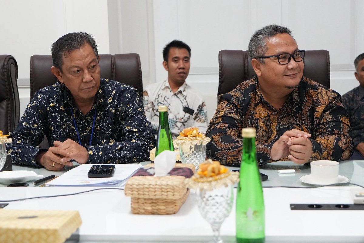 Minggu, 19 Januari 2025

Pj Gubernur Prof Fadjry Djufry Pimpin Rakor Satgas Swasembada Pangan dengan Kepala Daerah se-Sulsel