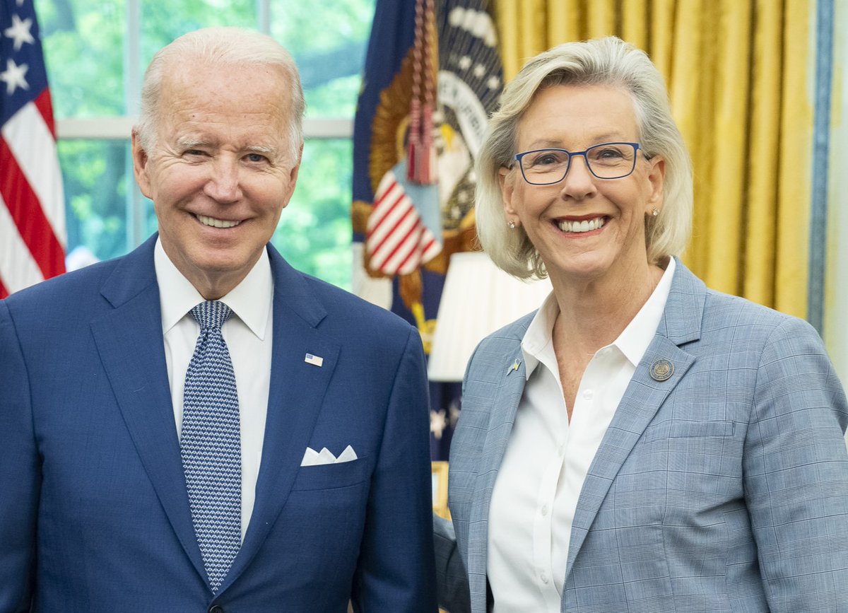 Thank you <a href="/POTUS/">President Donald J. Trump</a> Biden for your service! Over the past 4 years, your administration has strengthened cities nationwide, including our <a href="/CityofTampa/">City of Tampa</a>. This support has truly helped us in #TransformingTampa - bolstering infrastructure, improving resiliency &amp; serving our residents.