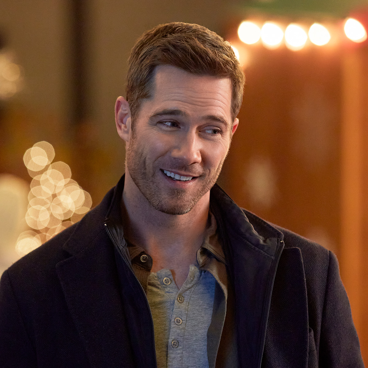 hallmarkchannel's tweet photo. Wishing a very happy birthday to #LukeMacfarlane! π₯³
Celebrate by watching his movies all day long with fan-favorites like #SenseSensibilityAndSnowmen, #NotesOfAutumn, #TakingAShotAtLove, and #BirthdayWish starting at 9am/8c. π https://t.co/GiqHHuTRJS