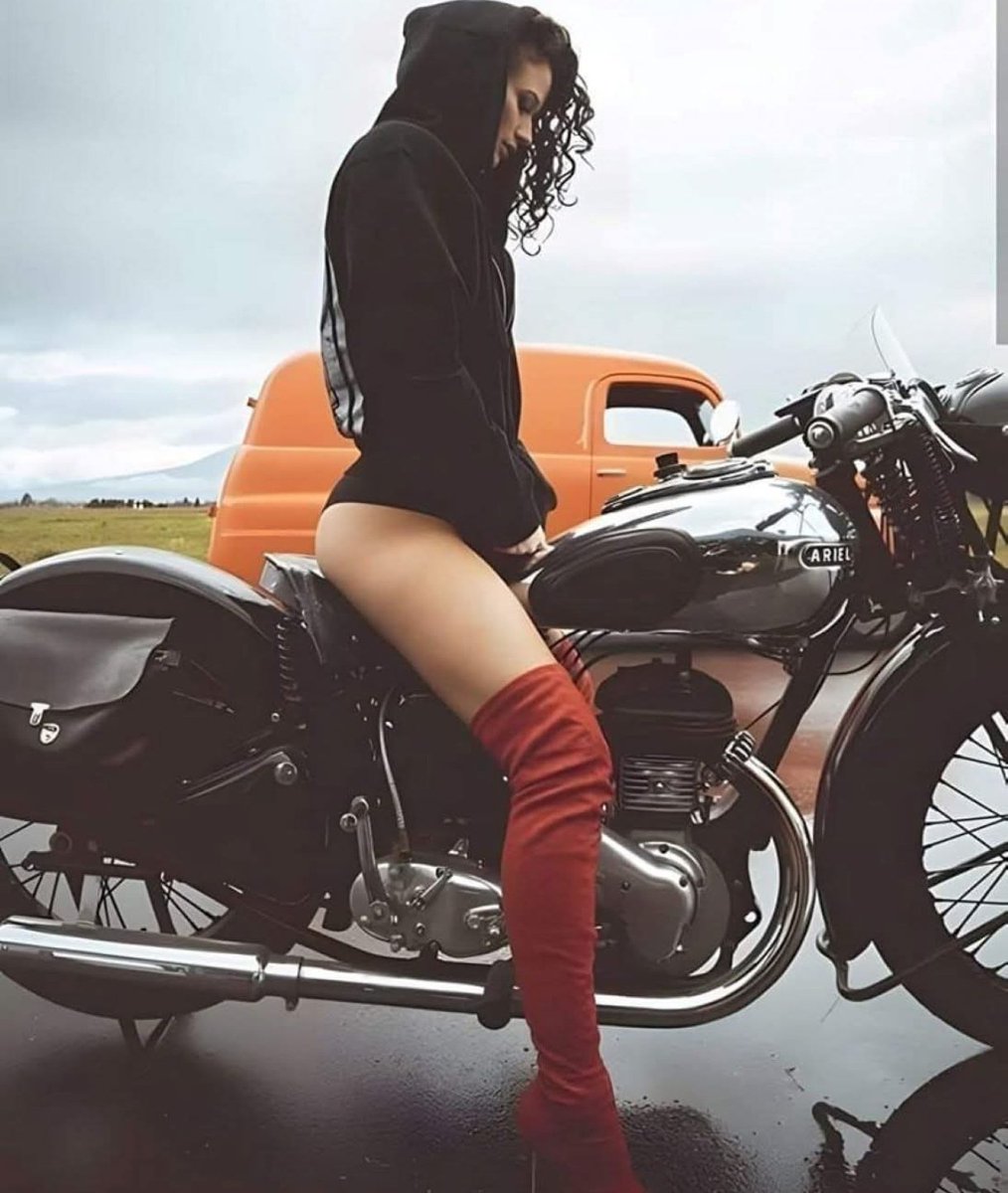 RoXie 🐱💄 tweet media