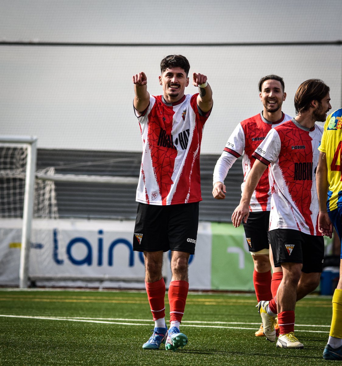 UERubi's tweet image. ⚽️ Min. 48’ • MUÑI! ⛳️🏌️‍♀️

😍🫵🏽 𝗚𝗢𝗟! 𝗚𝗢𝗟! 𝗚𝗢𝗟! 𝗚𝗢𝗟! ⚽️

Muñi amb els seus xuts imparables! 🫵🏽😏

4️⃣ @UERubi 
1️⃣ @palamoscf 

📻 EN DIRECTE @radiorubicat 
📲 #UERubíPalamósCF