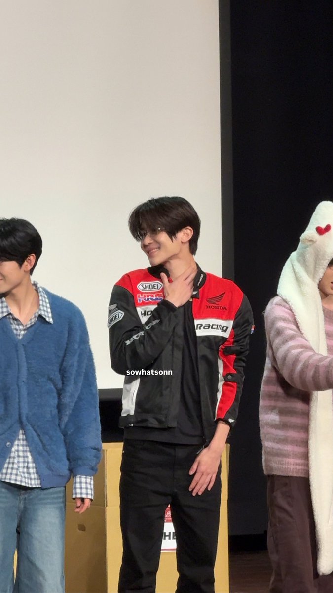 sion pics tweet media