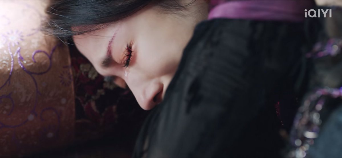kpopsmileshop1's tweet image. I cried so much watching the two of them. It’s truly heartbreaking when you do something wrong because you think your family betrayed you, when in reality, they didn’t 😭 #QiFeng #FuLing 💔 #MoonlightMystique