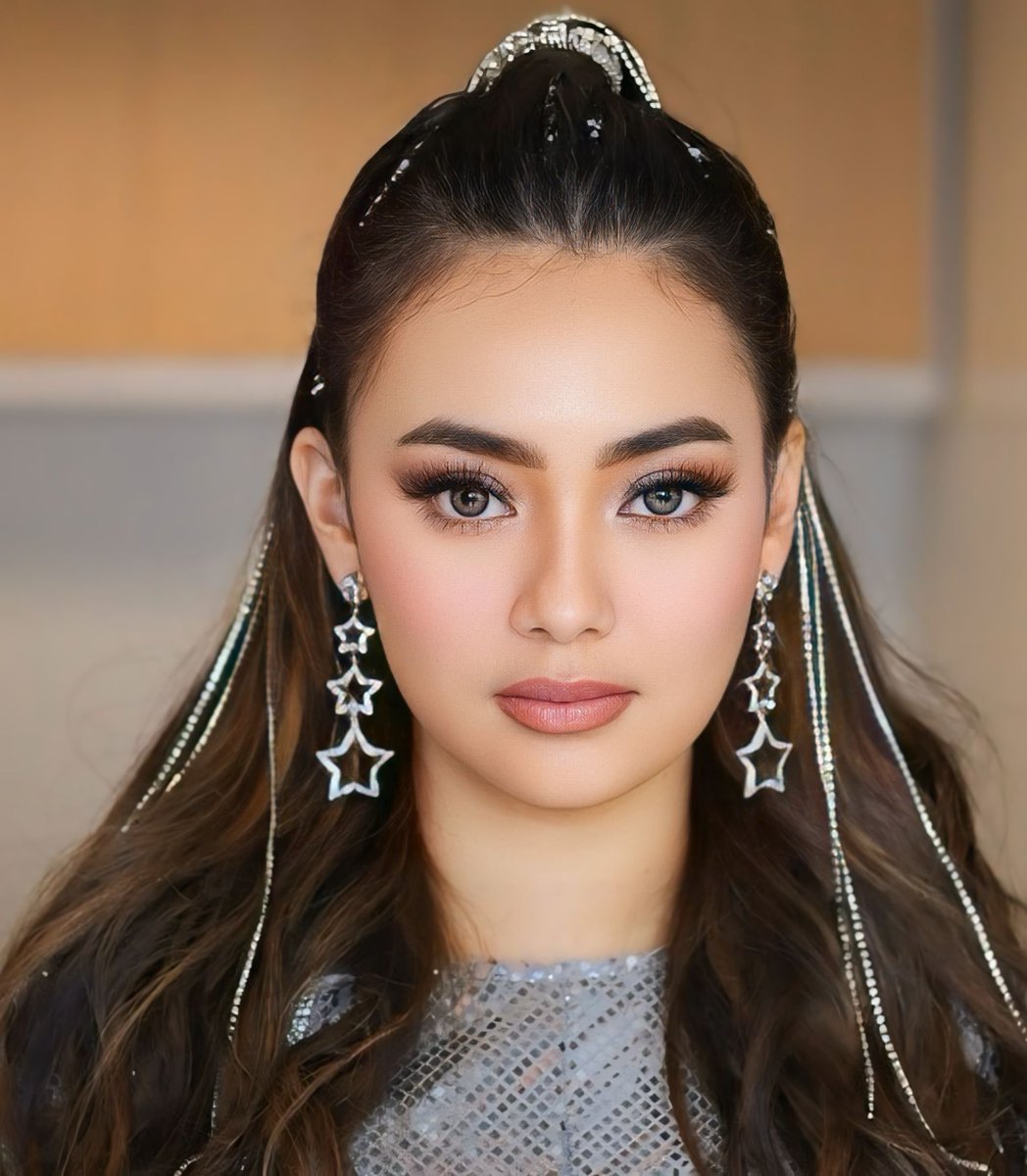wtfaytjm's tweet image. eto at ganitong klaseng babae ang mukhang barbie talaga. from mindset to looks to personality, super ganda talaga! 🫵🏻🤭🤍
grabe talaga ang proportion ng mukha mo jasmine helen, ang perfect langgg 💯💅🏻🤍 @jasscalesofc